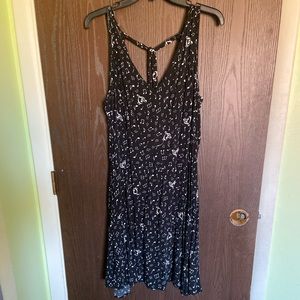 Torrid black rayon pattern midi  v- neckline.